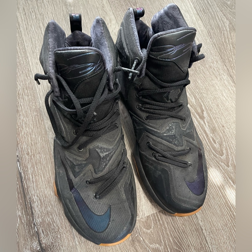 Nike - Picture 2 of 6